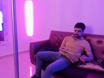siilverflame — Current Goal: Sexy lips close up at 10 tokens -- Next Goal: Play nipples -- #feet #twink #18 #bigcock #beard