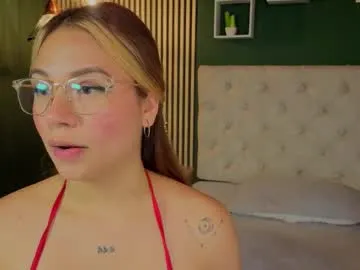 sky_collinss — POV Lick fingers with saliva [55 tokens left] Let's go to fun and be pretty or naughty #natural #latina #heels #young #bigass