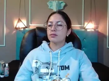 sofia_white3 — GOAL: Pants off [49 tokens remaining] Complete the objective!! Don't forget to follow me #fit #shy #domi #cum #lovense