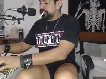 soyelcarlitos — Goal 1 : Welcome to my room! fuck my doll (500 tokens remaining)
