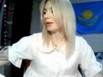 starremick — FIRST TIME WITH LUSH! Goal:lick finger close to cam! Hello everyone I'm Katiie would be glad to meet you and have a good time^^ #shy #skinny #18 #blonde #new [8 tokens remaining]