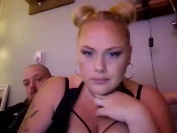 sweetsinz_ — Free boobies! Who's going to be my savior? [31 tokens remaining]