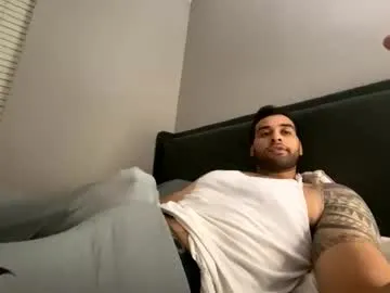 tallhandsumnhung — Freechat on Chaturbate