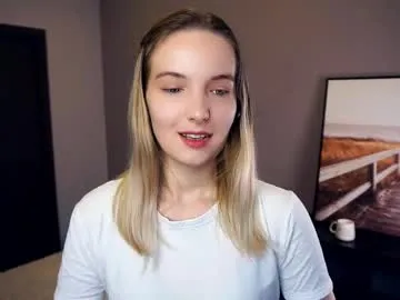tashinapetitto — Goal - My first air kiss #18 #new #shy #blonde #teen [5 tokens remaining]