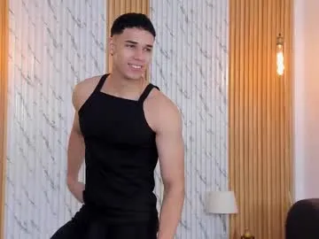thomas_walker0 — Exercise naked  [445 tokens left] #bigcock #lovense  #young #muscle #latino
