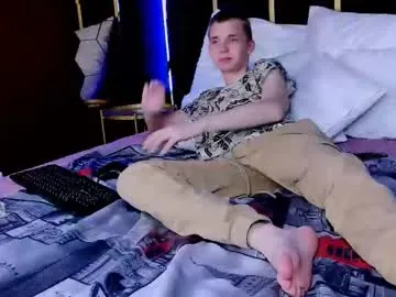 tim_blackk — GOAL: Naked 5 minutes [105 tokens remaining] Welcome to my room! #new #bigcock #feet #teen #young