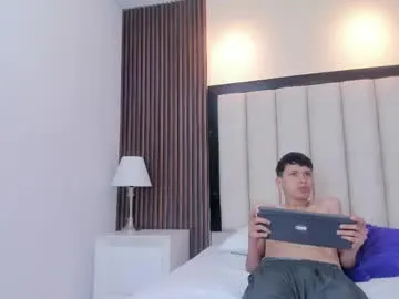 tom_and_bunny — GOAL: Fuck the secretary [250 tokens remaining] Welcome to my room! #bigdick #latina #18 #couple #cum