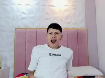 tom_and_bunny — GOAL: Fuck the secretary [38 tokens remaining] Welcome to my room! #bigdick #latina #18 #couple #cum
