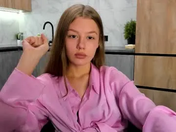 ultima_ma18 — wear a short top #nonude #teen #18 [379 tokens remaining]