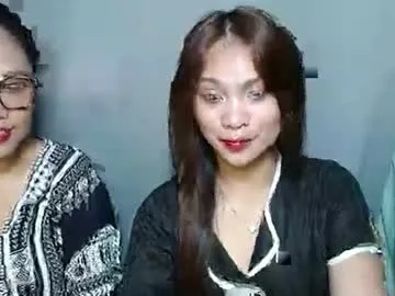 ur_prettymitch — hi new here #couple #pinay #asian #new #petite #wifematerial [993 tokens remaining]