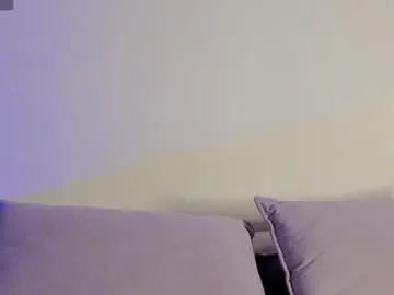 vahl_ — shake and spank ass! [150 tokens left] #bigass #anal #teen #natural #daddysgirl