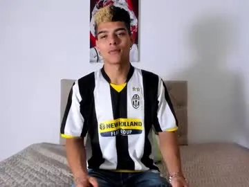 wyatt_2 — Goal: oil in my dick + spanks x3 #cum #bigcock #monstercock #bbc #muscle  - Next Goal: show dick + oil in it