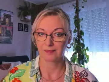 xvanessalove — Lovense Lush on - Interactive Toy that vibrates with your Tips - Goal: New Goal #lovense