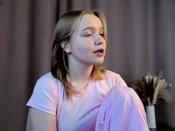 yangsperanza — ^**^ #new and really #shy but super #cute  || GOAL:  Good morning Kate! Have a good stream!    || #blonde #young [25 tokens remaining]