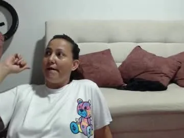 yessica_08 — GOAL: total naked [100 tokens remaining] yummy #feet #latina #couple #tits #anal