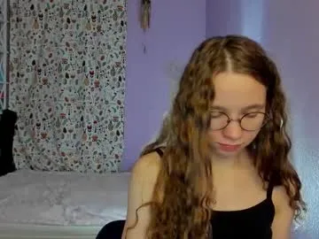 your_leslie — Feet [38 tokens left] Welcome to my room PM 5 tok #petite #young #feet #teen #cute