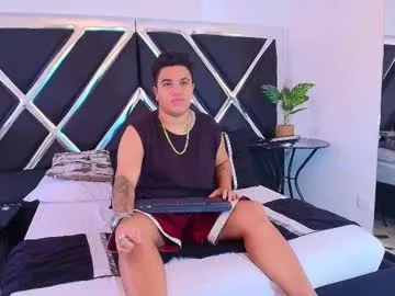 zeussmithh — GOAL: striptease [300 tokens remaining] Welcome to my room! #new #young #lesbian #bigboobs #smoke