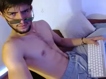 zyon_benet1 — NUDE SHOW WITH OIL [299 tokens left] #cock #muscle #cum #latino #pvt