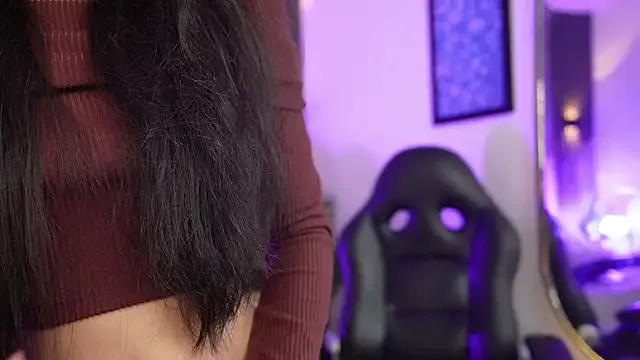 1Anya — suck dildo
