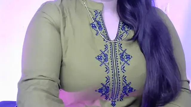 _Ayeshaa — Oil  on boobs 