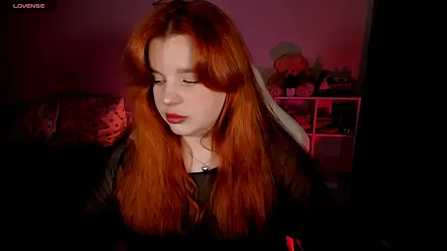 _Lisa_x — naked + control toys + blow job