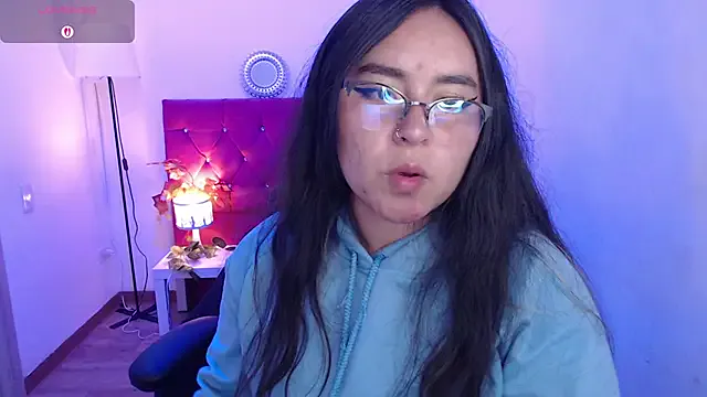 _MissMegann — Naked + Plug