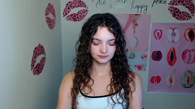 _SusieSu_ — show bra