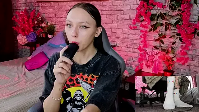 AdeliceLenoir — flash ass in panties