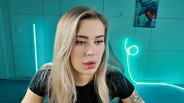 AdelLoyss — Tease with lips