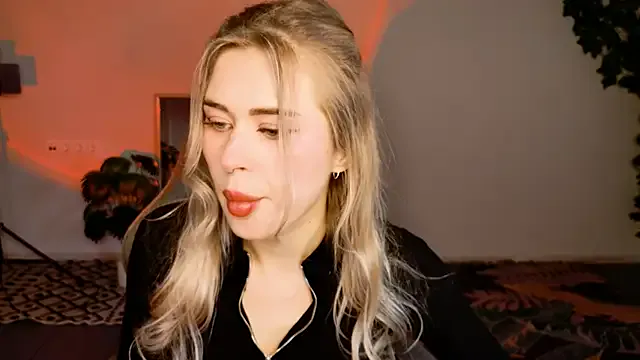 AdelLoyss — Tease with hips lol