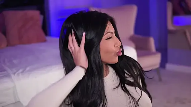 AishaaDevoe — Naughty Striptease 