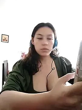 AlanaDesire — Expose your breasts for your boss to see