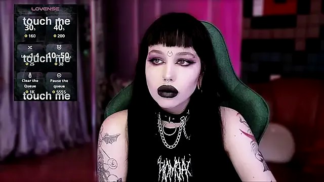 alexx_succubus — Flash boobs close