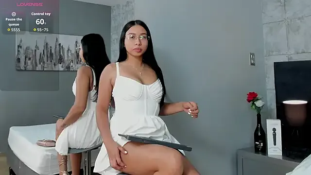 Alice-Vega — Show Tits 