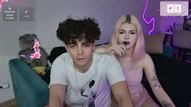 Alice18James — NAKED BOOBS