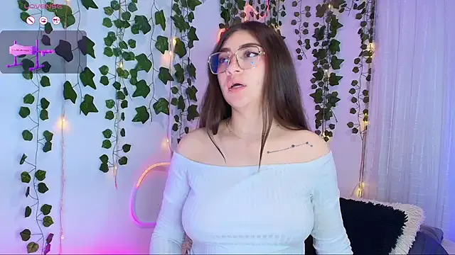 Alice_Samii — remove blouses and shake boobs