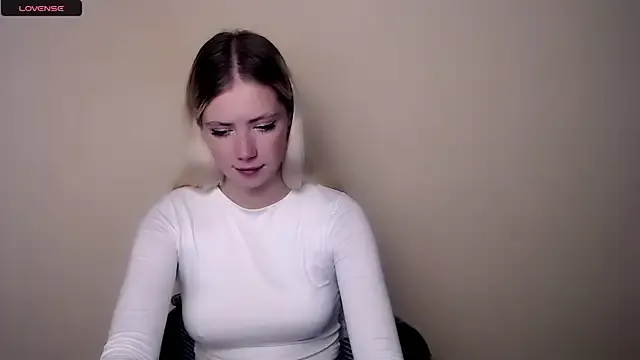 AliceHotty_ — shake my tits
