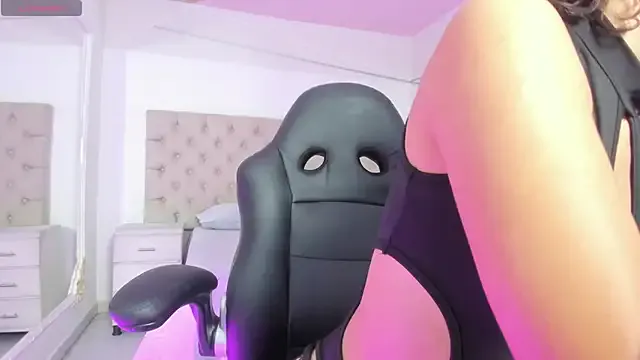 AliceStevens_ — Bite finger 22