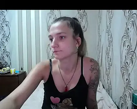 AlissaClark — Stripteasse and cumming!