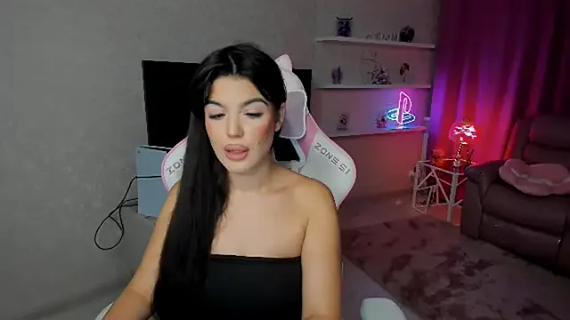 AlluringAriel — dancing in underwear ))