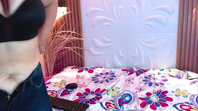 Amber_Bms — Bounce my tits 2 mines + saliva