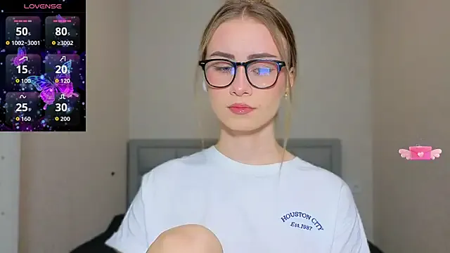 AminaLuxuryy — make my pussy wet