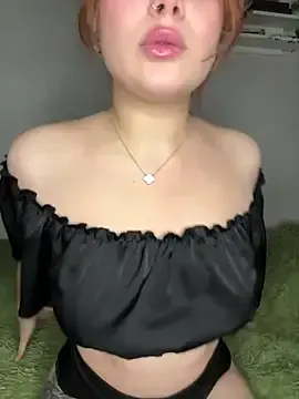 AmmyRich1 — Playing with nipples