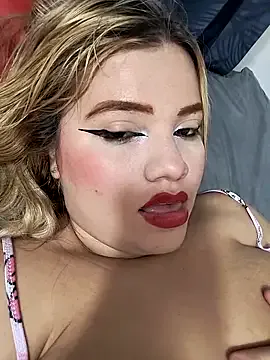 AMYCOO_PER33 — Show tits
