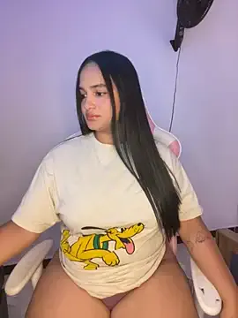 Andrea-Lu — show boobs