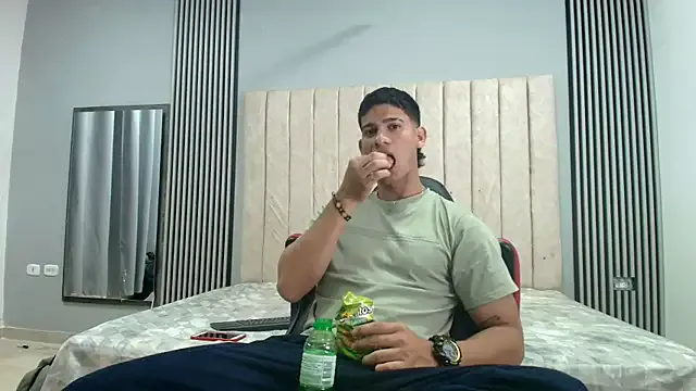 ANDRES_STUD — flex my body and spill my cum in public