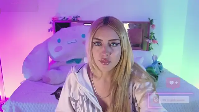 Angel_doll_bunnyy — dildo in pussy + naked