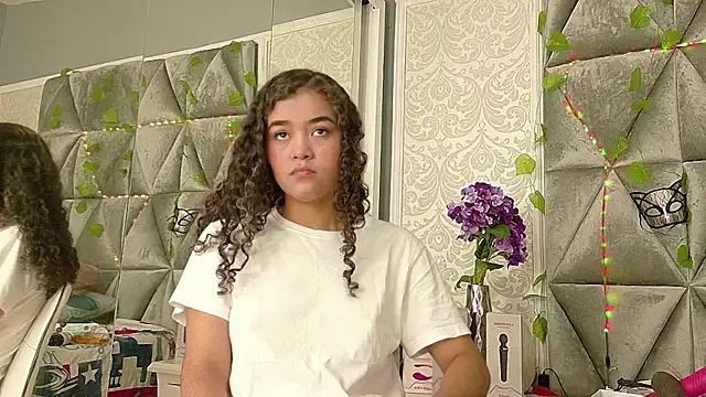 Angela_lovee — show pussy
