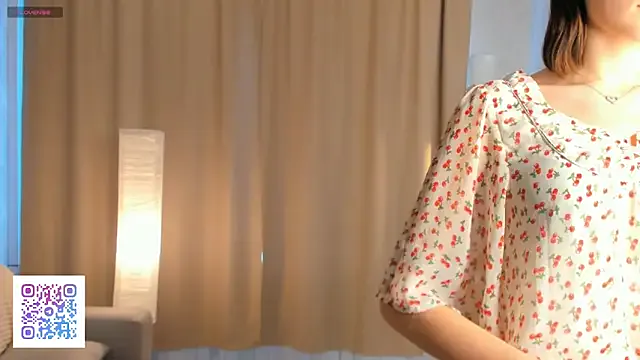 AnnaleeJennie — lick my sweet finger