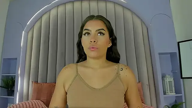 Annavic_ — throw oil on my big ass